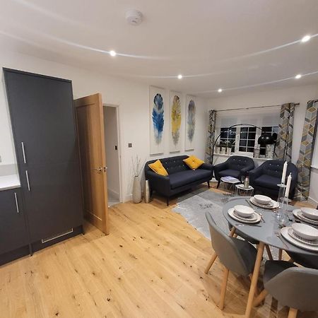 Luxury 2 Bed Apartment In The Heart Of Rochester Rochester  Exterior photo