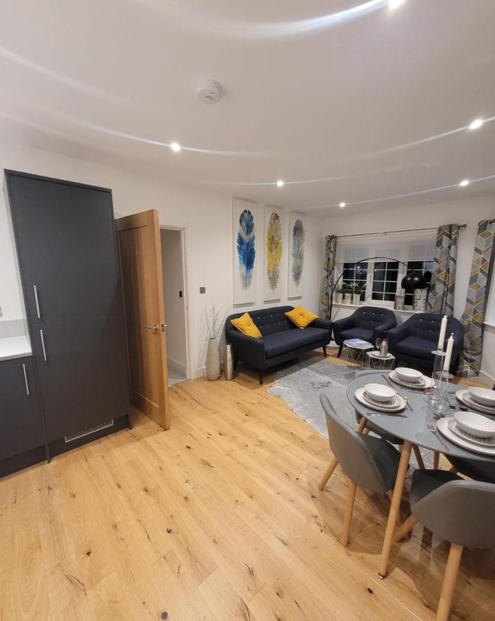 Luxury 2 Bed Apartment In The Heart Of Rochester Rochester  Exterior photo